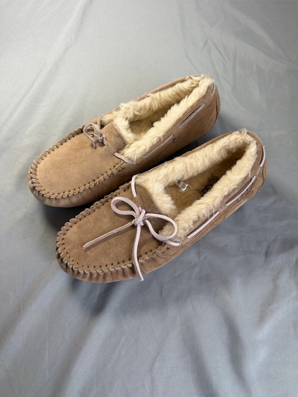 Ugg Slippers Dakota Model women's size 6